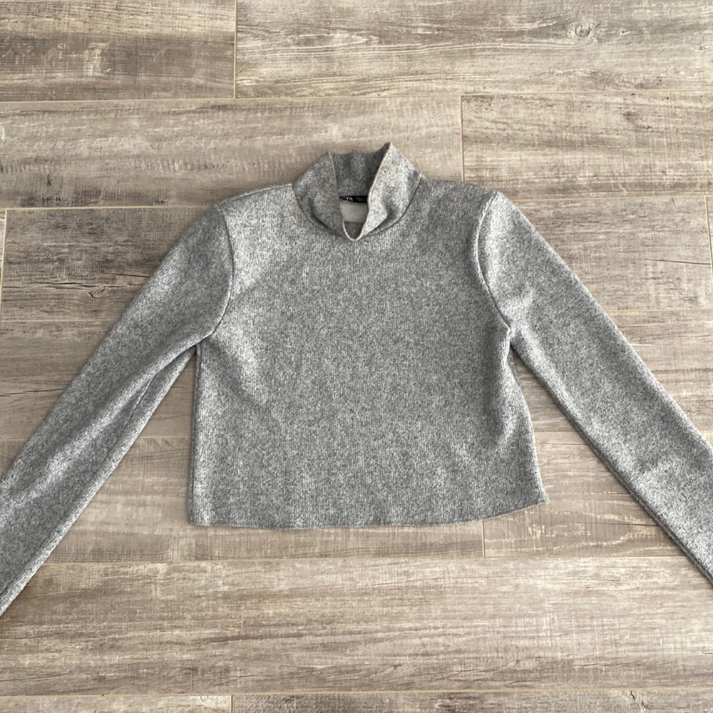 Zara grey turtleneck \ crop top with shoulder pads.  Size small and gently worn